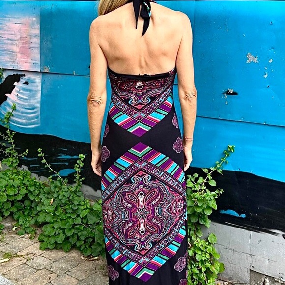 Stretchy Maxi length dress with paisley print that ties in the back of the neck. - Picture 2 of 2